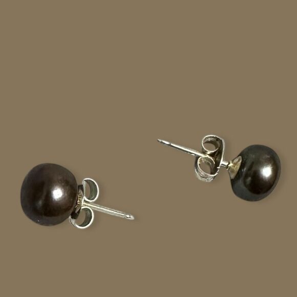 Elegant Gray Black Freshwater Pearl Stud RGF Sterling Silver Earrings - Picture 4 of 11
